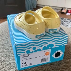 Native Shoes Juniper C4 Gone Bananas Yellow EUC